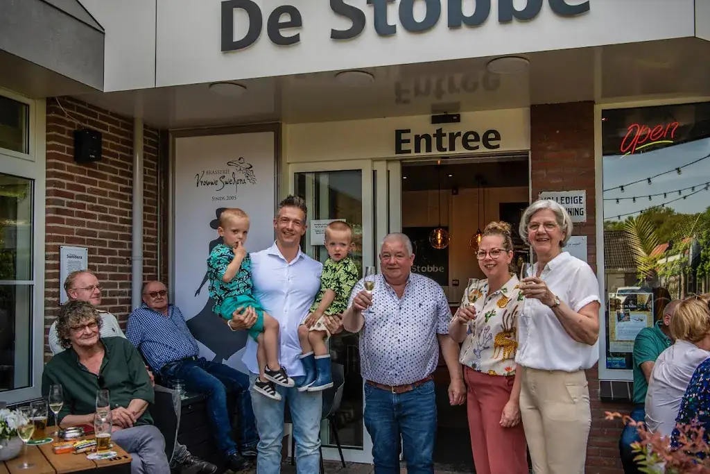 Brasserie Vrouwe Swedera restaurant à Ruinen