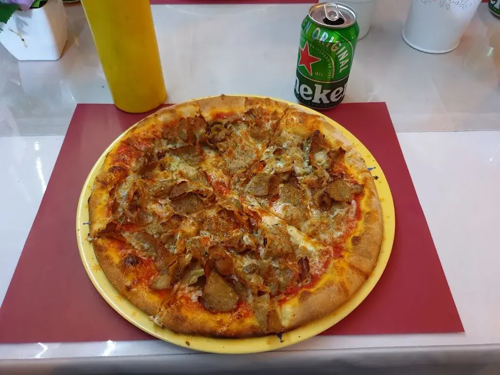 Frank McKinney_Snack Grill Atlas_Schinveld_review