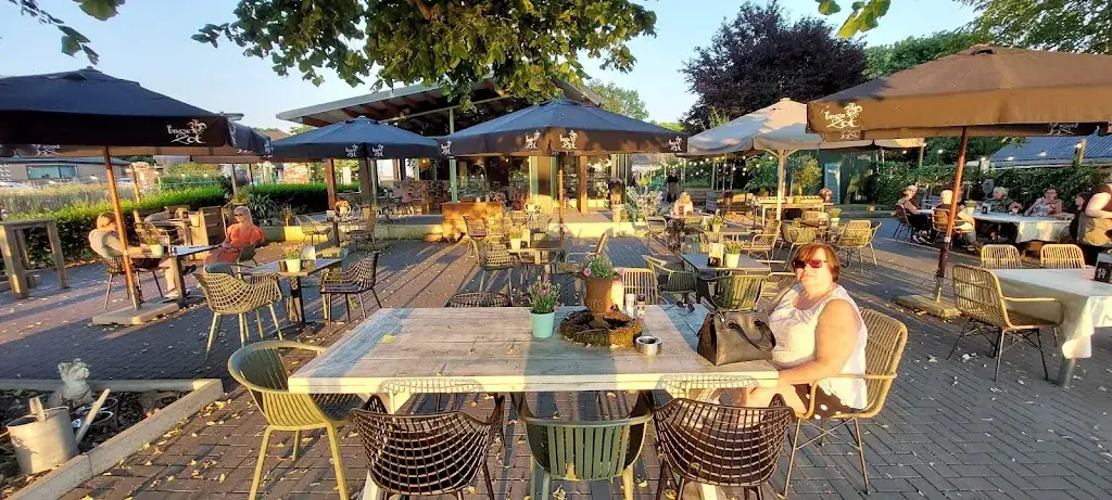 Terras Maasoever restaurant in Urmond