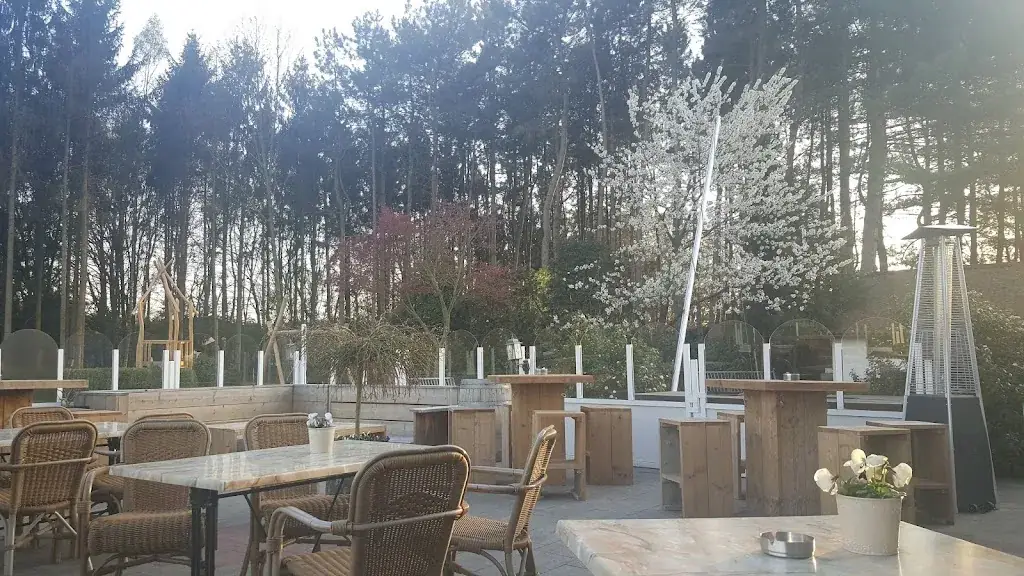 Maks Rietjens_Hense Koeëb eten en drinken_Stramproy_review