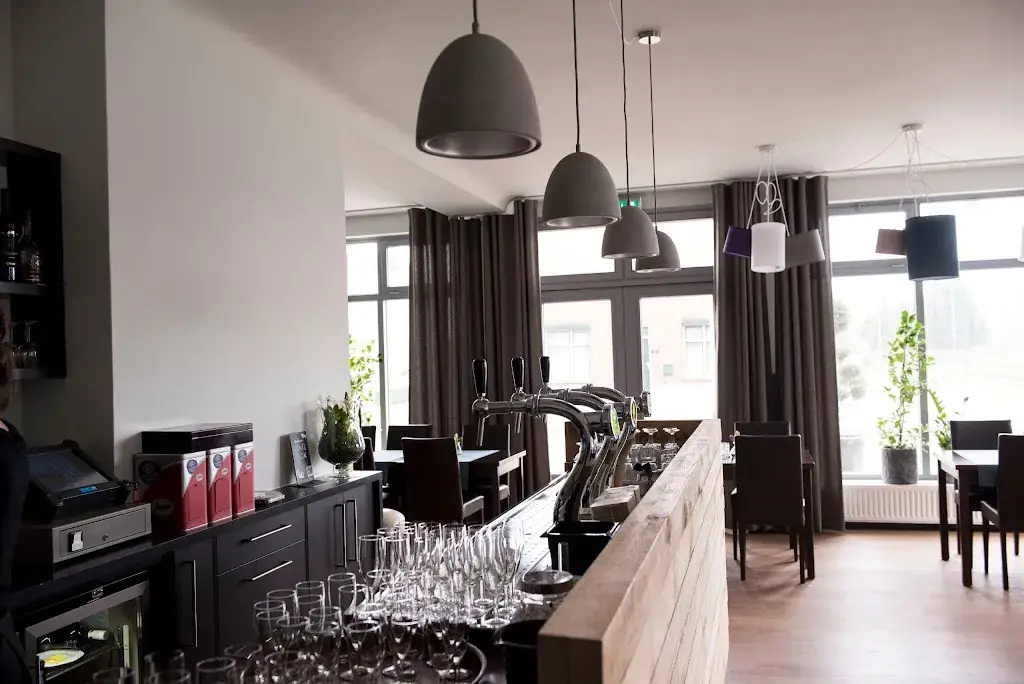 Hense Koeëb eten en drinken restaurant in Stramproy