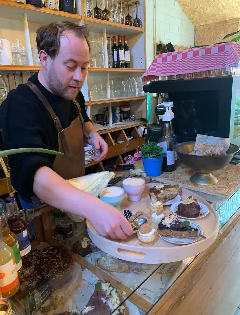 Ger Sieben_De Oerkamer_Stramproy_review