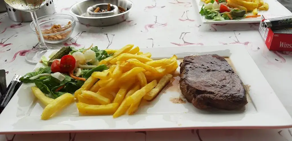 Café De Hoop restaurant in Stramproy