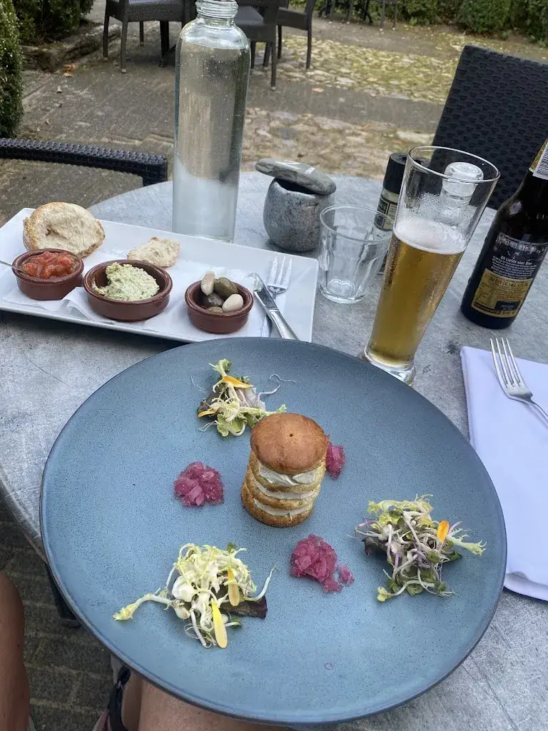 eine besondere Person me_'t Olde Posthuus_Ruinen_review