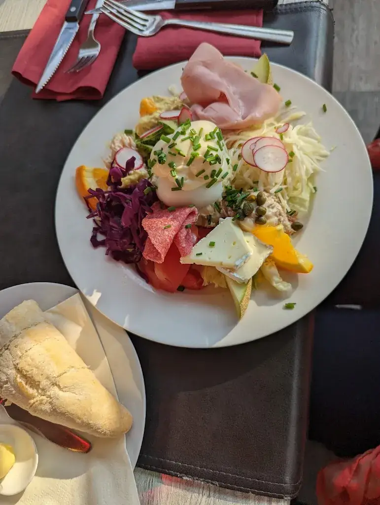 Peter Gronerth_Café Restaurant 