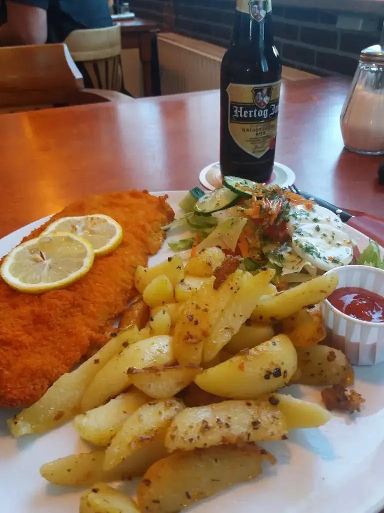 Dolf Levers_Wegrestaurant Frederikshaven_Uffelte_review