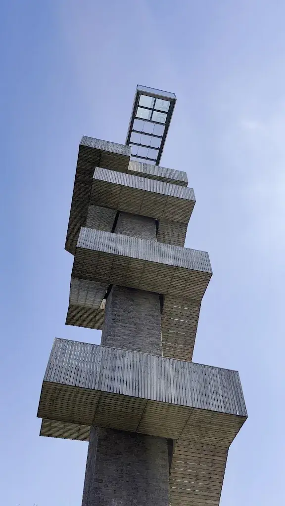 Mahadi Hasan_Wilhelmina Towers_Vaals_review