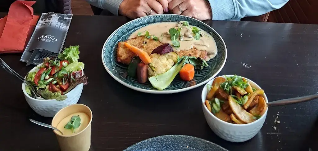 Elly Kusters_Grand Café Centraal_Tynaarlo_review