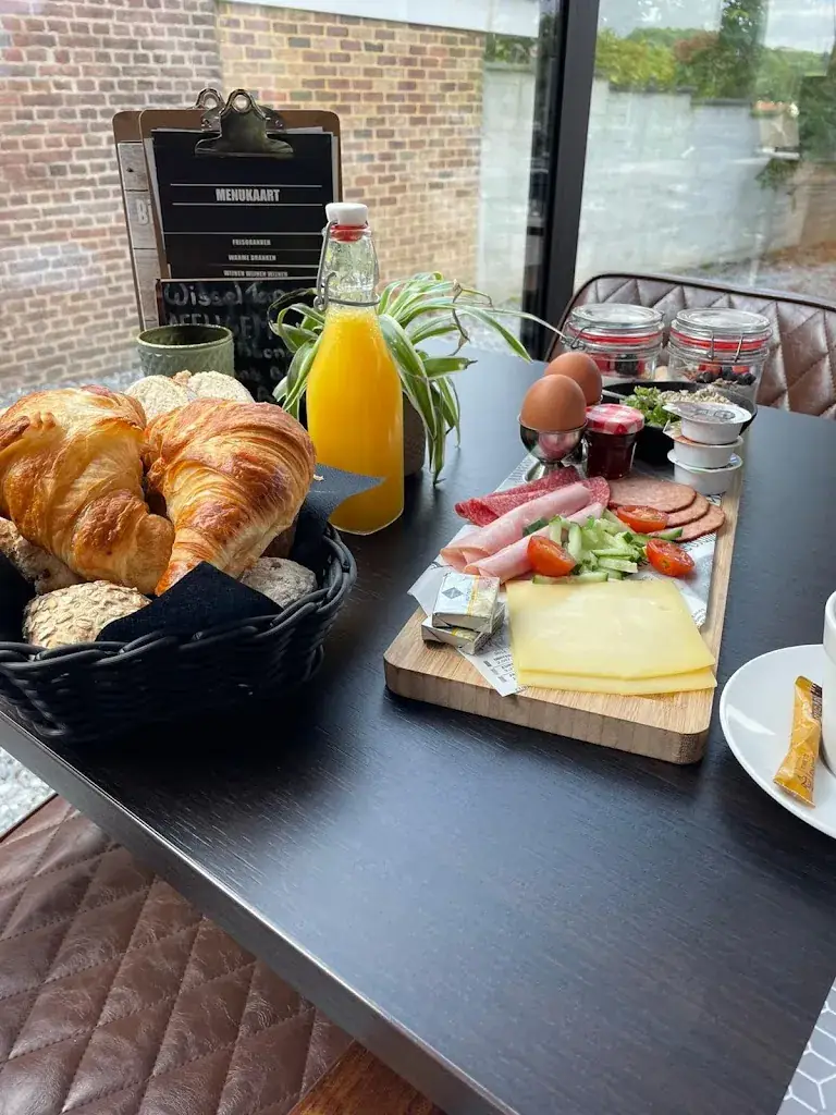 Lord Alderaan_B&B - Brasserie Villare_Wijlre_review