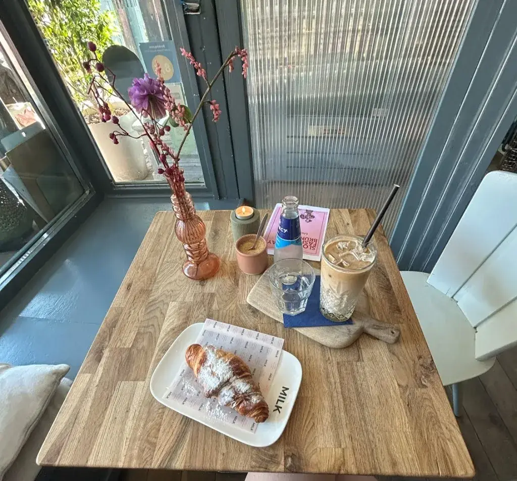 Meritxell Chaves_Milk & Cookies_Venlo_review