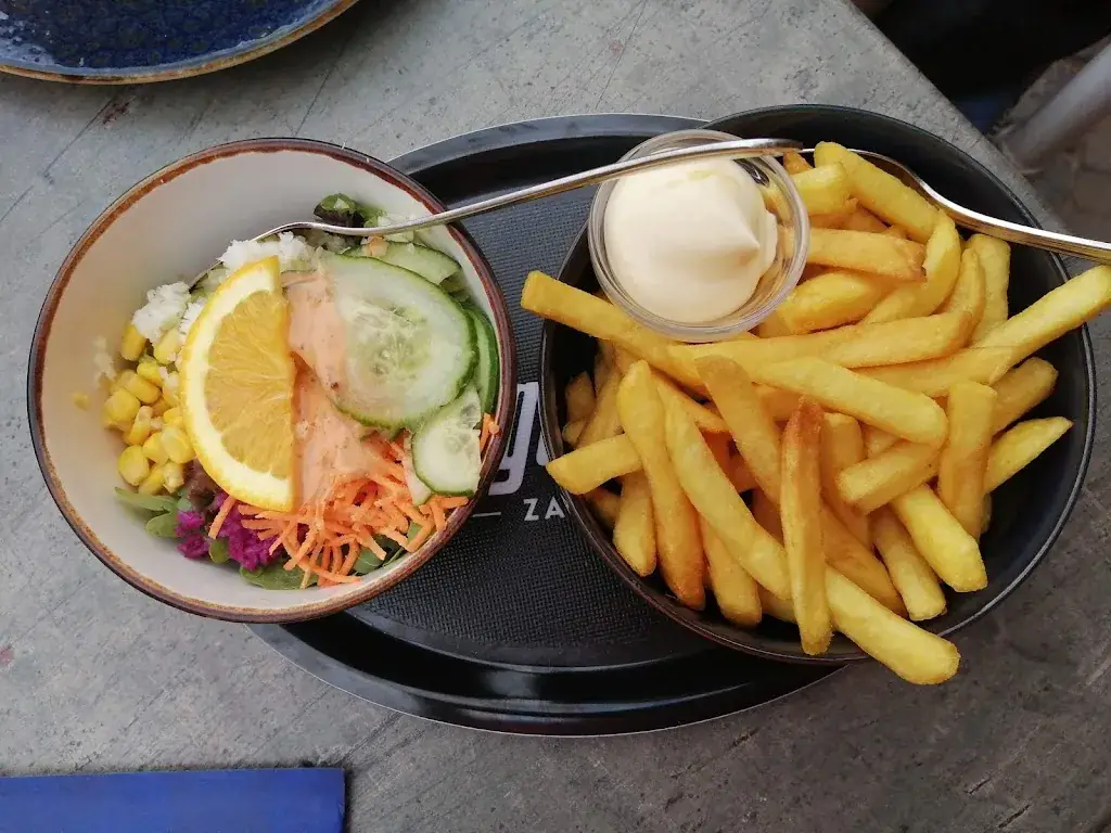 Monika Bielecka_Hemingway_Venlo_review