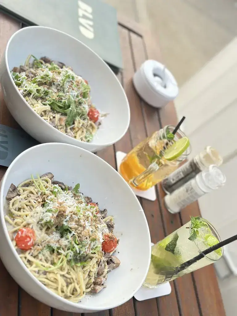 Özi_BLVD Venlo | Restaurant & Terras_Venlo_review