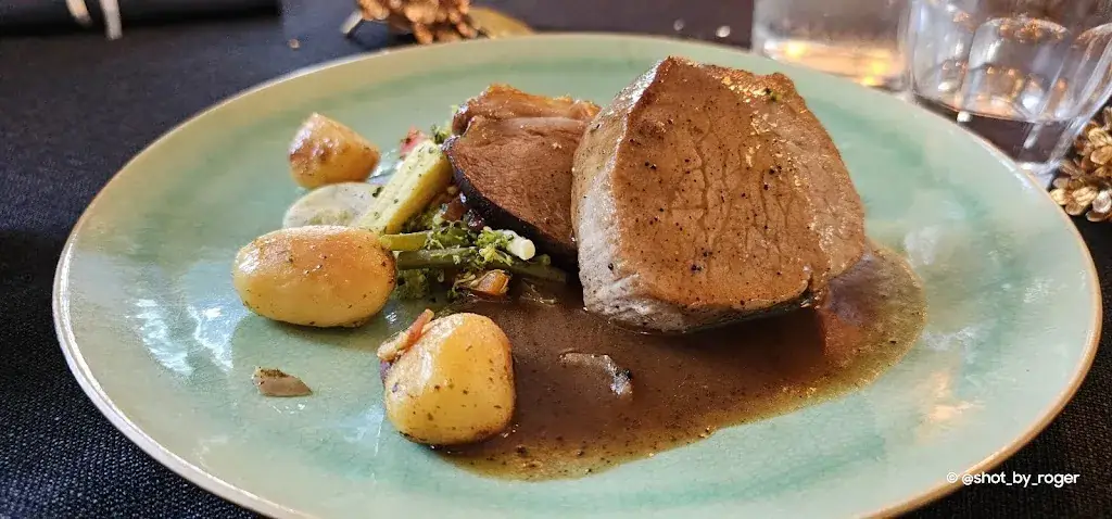 Roger Van Unen_Raodhoes Blierick_Venlo_review