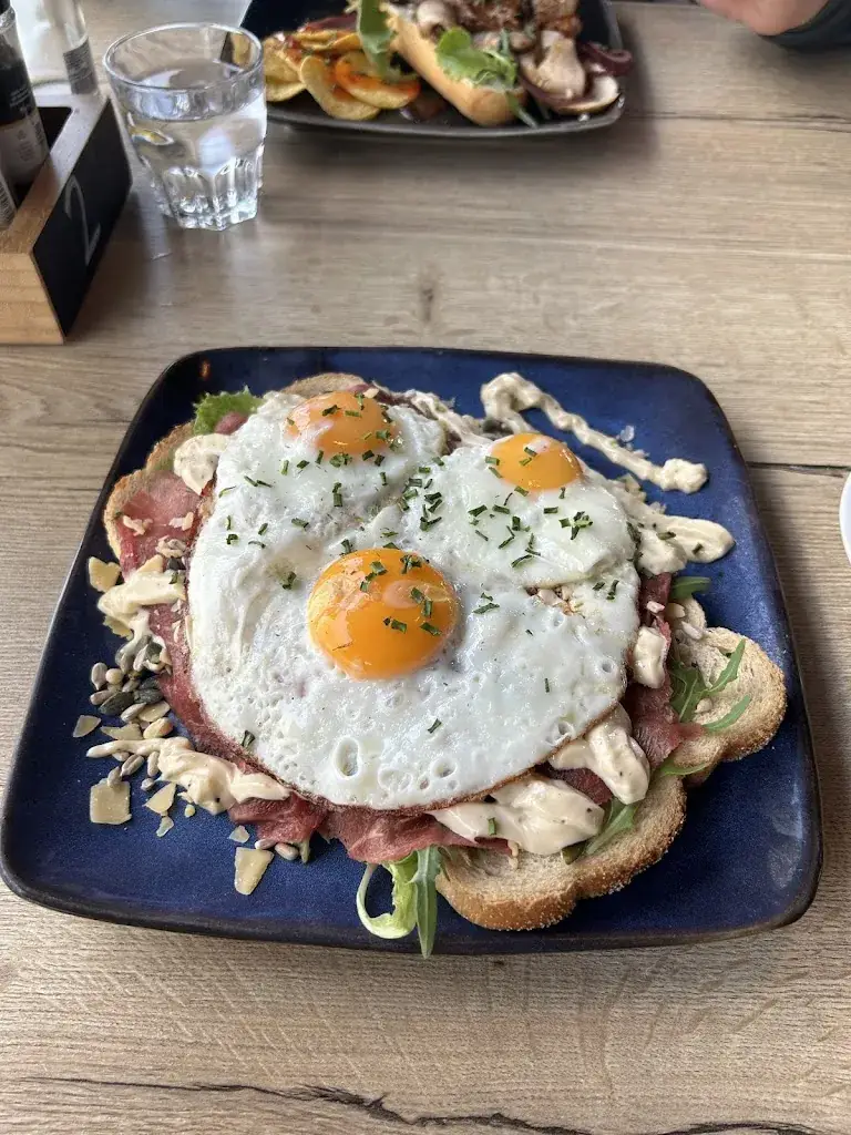 Michiel Rotterdam_Lunchroom Van Alles Wat_Almkerk_review