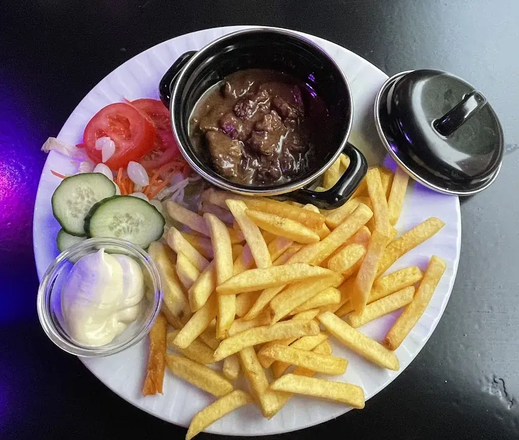 Janna ter Wolbeek_Café Cafetaria De Alm_Almkerk_review