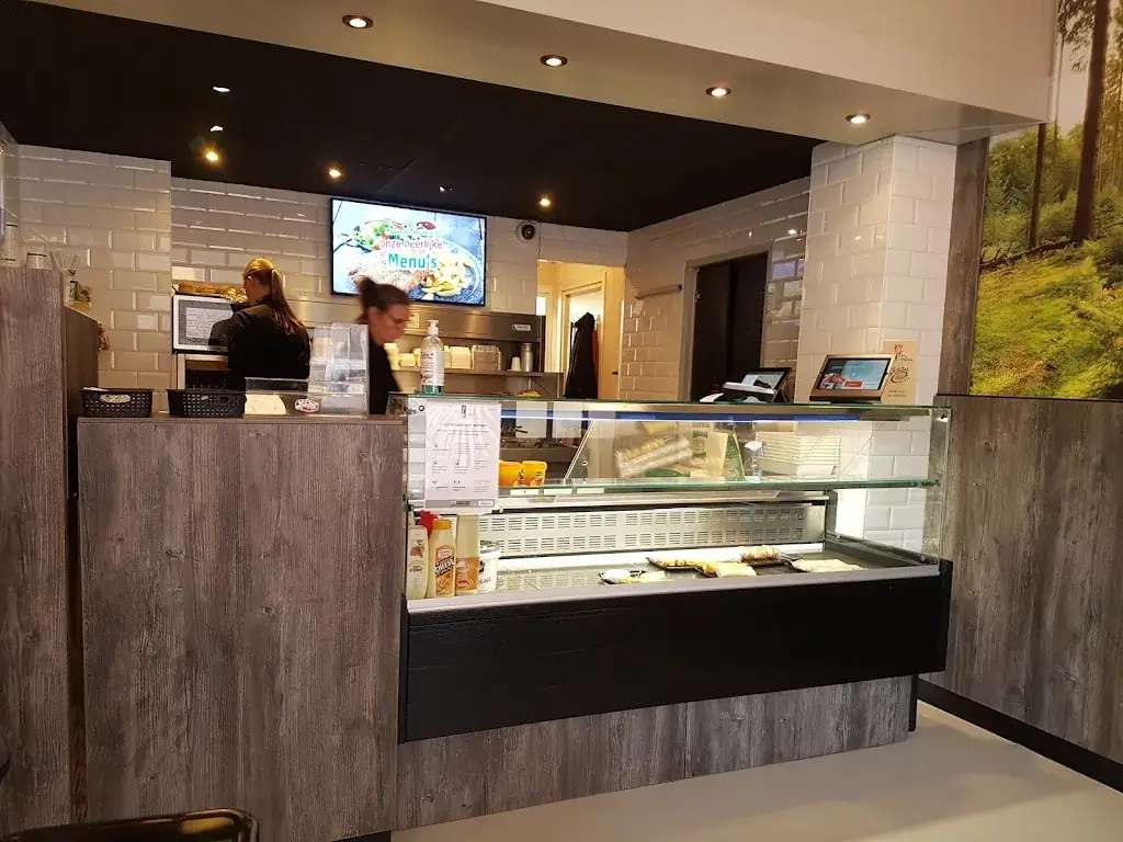 Car Guy_Café Cafetaria De Alm_Almkerk_review