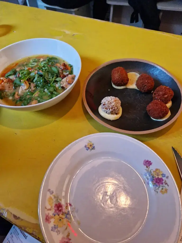 Lídia Sbaraini Arend_Eetbar DIT_'s-Hertogenbosch_review