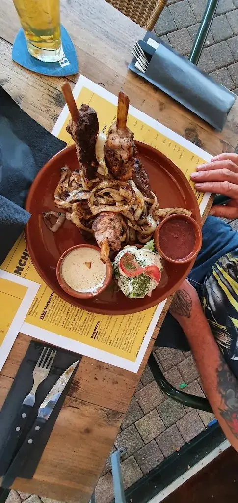 Karin Van Den Berg-comello_Eetcafé De Gouden Leeuw Bakel_Bakel_review