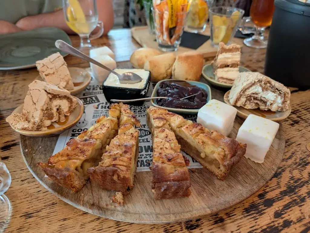 Mieke van de Vossenberg_Lunchcafé MOOI WEER_Bakel_review