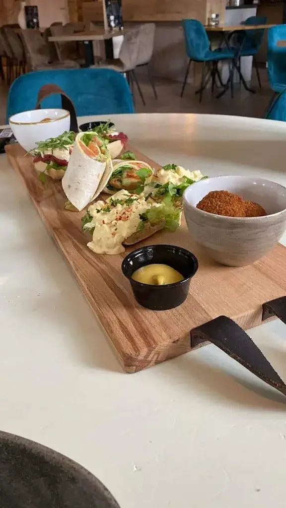 Hans Vreede_Lunchcafé MOOI WEER_Bakel_review