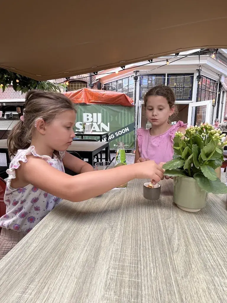 Hans van Dun_Grandcafe Bij Stan_Goirle_review