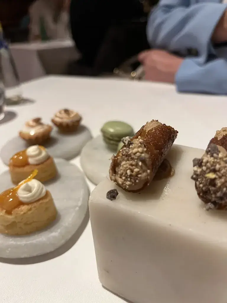 Angel L. Pando_Hofstede de Blaak_Tilburg_review