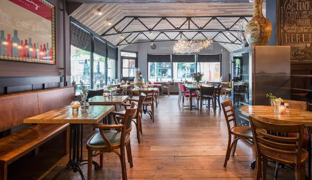 Eetbar Kandinsky Waalwijk restaurant in Waalwijk