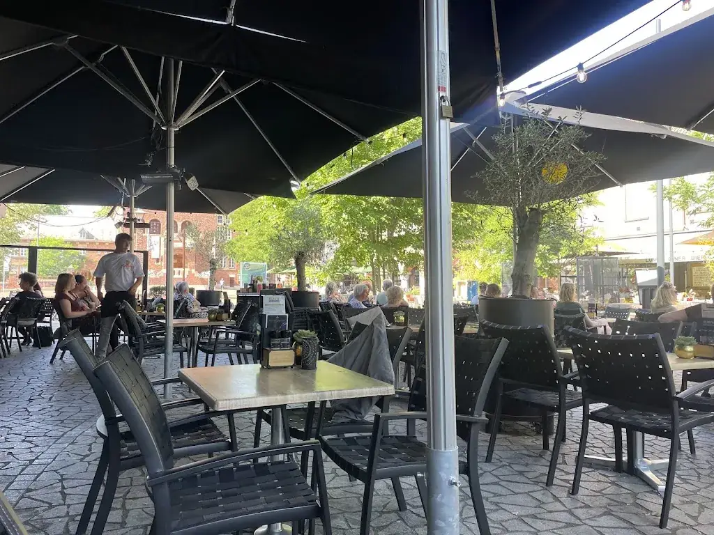 Timo_Blauw eten en drinken_Waalwijk_review