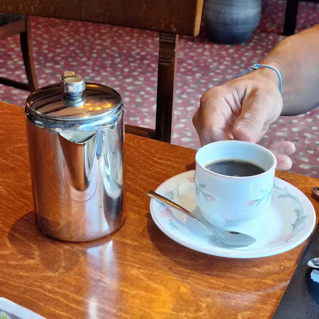 Annija Sm_Herberg van Anderen_Anderen_reseña