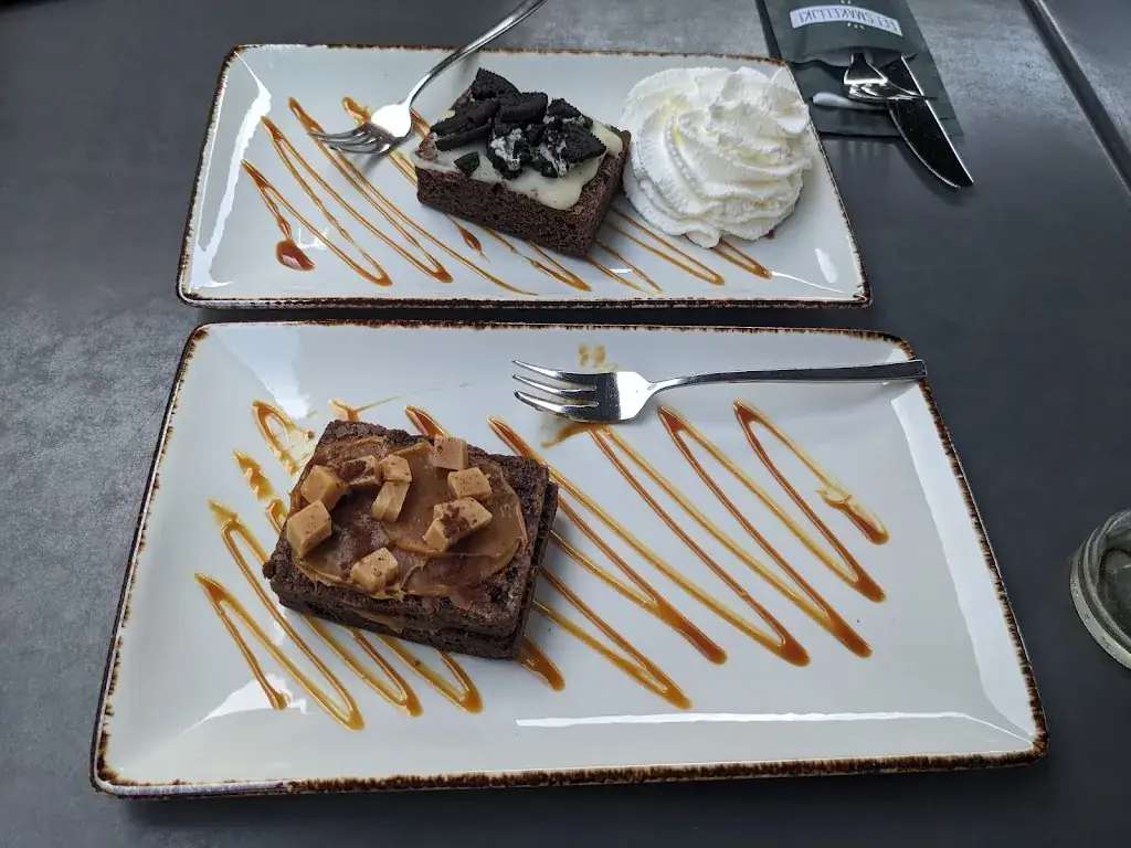 Becky Laws_Brownies&downieS Asten_Asten_review