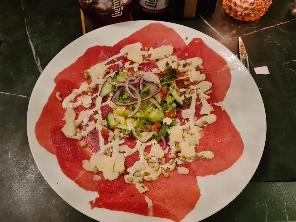 Pesos Food and Drink_Asten_slider_image_3