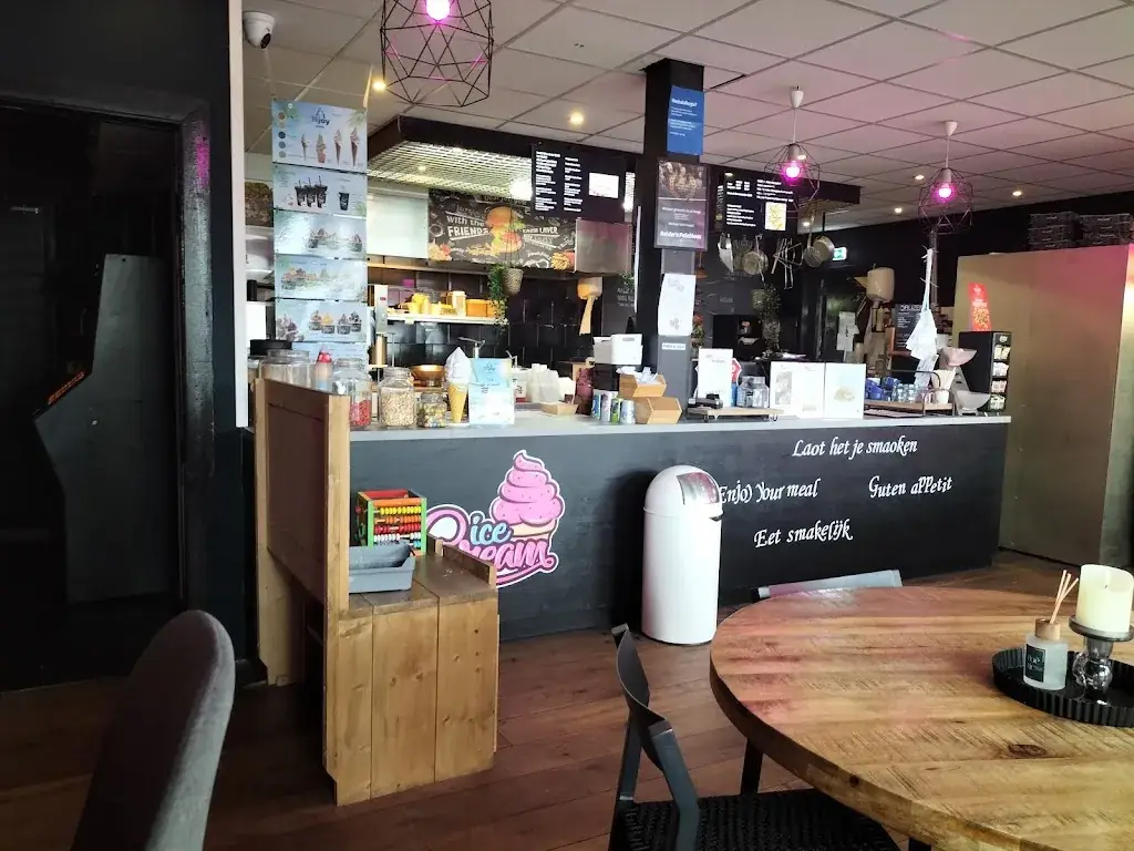 Thieme hollaar_Rolder's Patathoes_Rolde_review