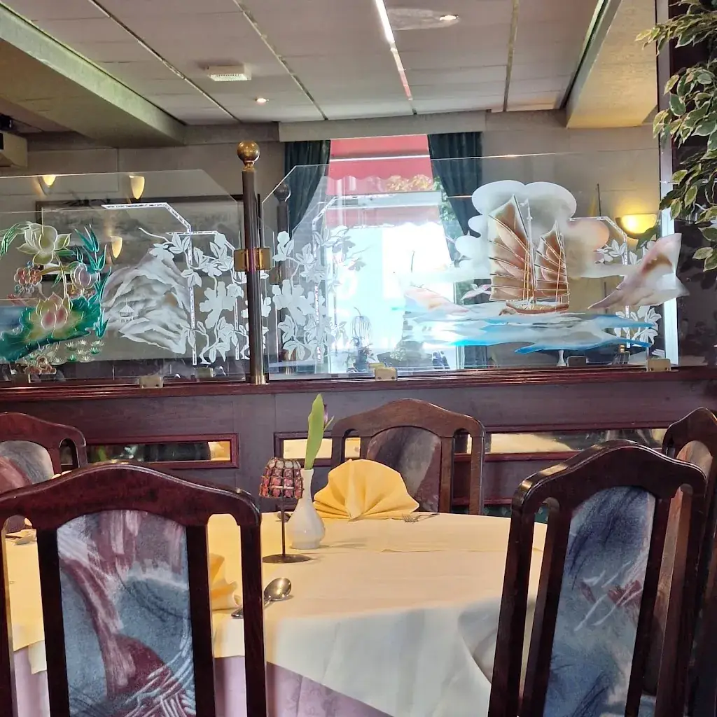 Golden Rose restaurant in Berghem