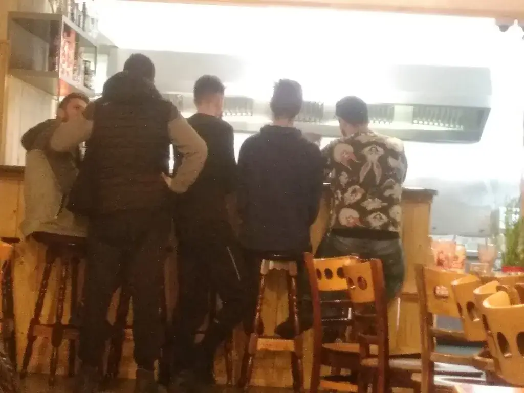 Patryk Kretschmer_Murat's Place_Berghem_review