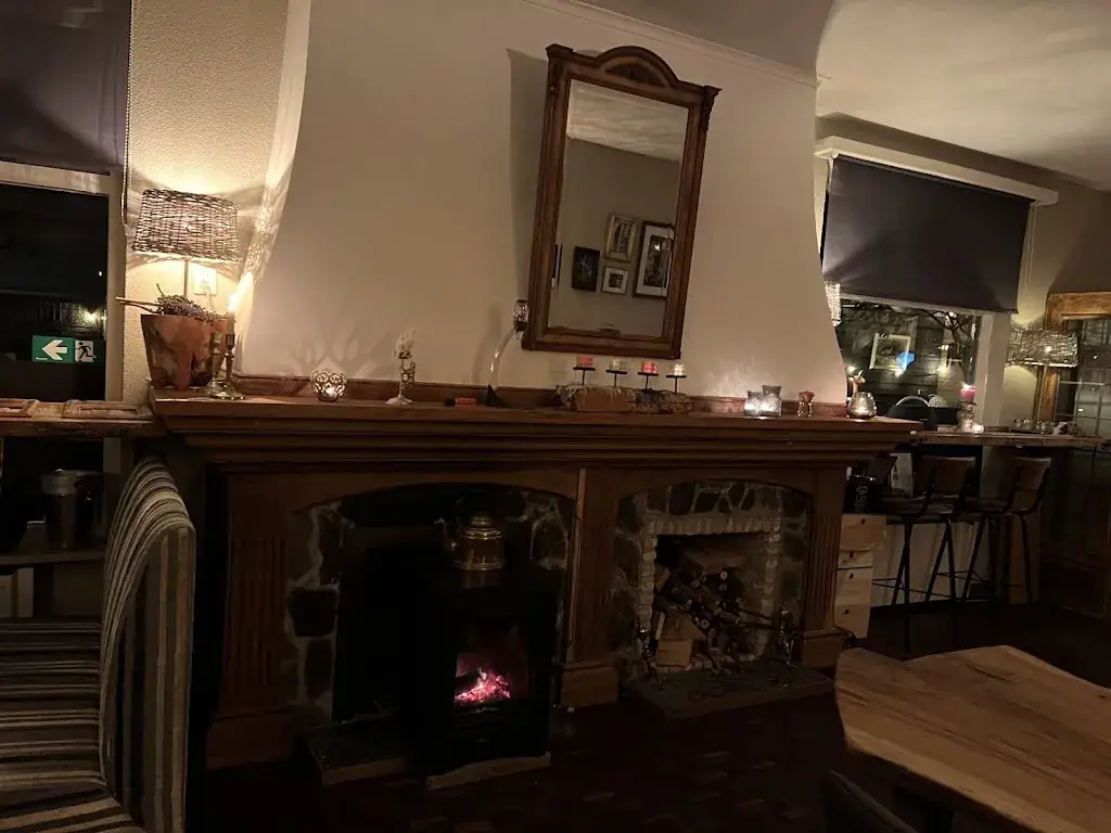 Julian_Chez Pierre_Kaatsheuvel_recensione