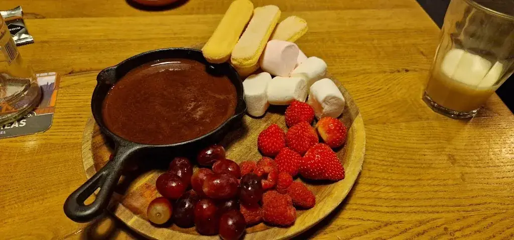 Katja Mahelatova_DE KOLENMEESTERS_Breda_review