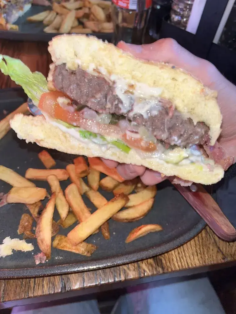 Brad Baradei_Beers & Barrels - Breda_Breda_review