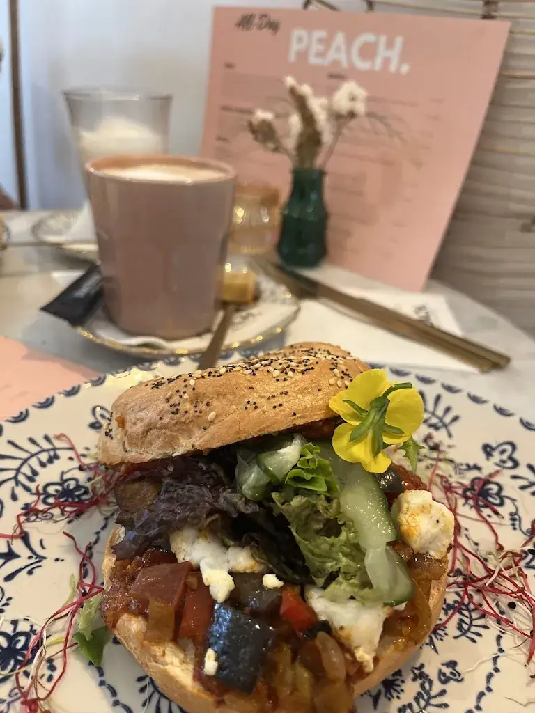 monica altisent aragones_Peach Breda_Breda_review