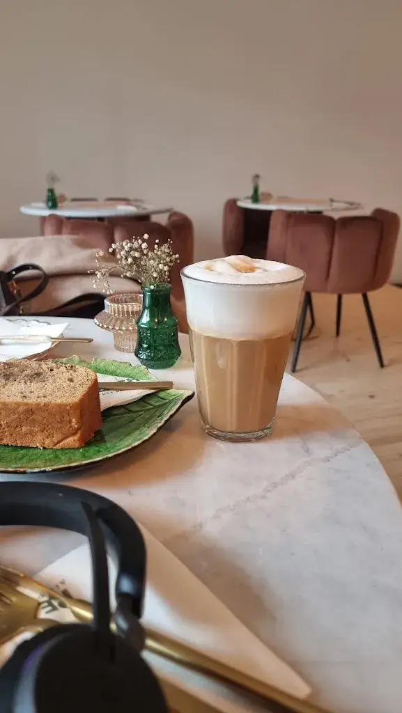 Maro Popal_Peach Breda_Breda_review