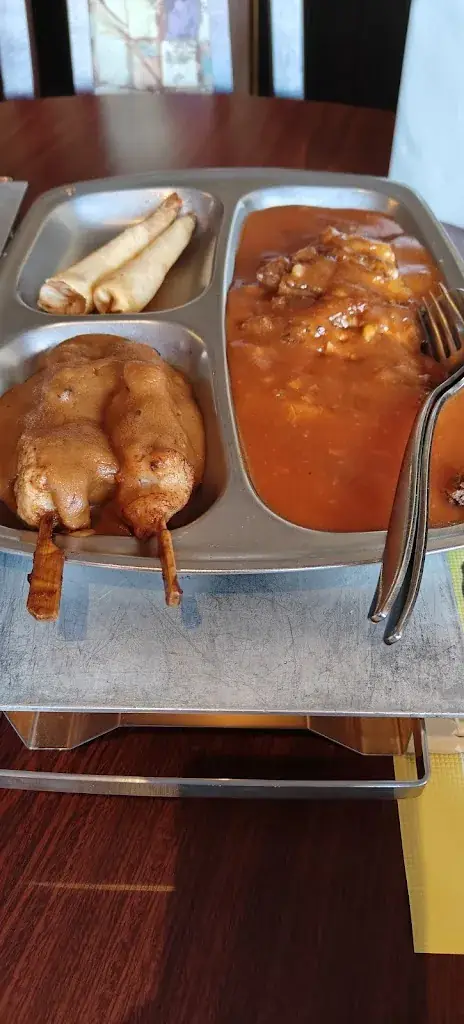 Lien Moos_De Lange Muur_Schoonebeek_reseña