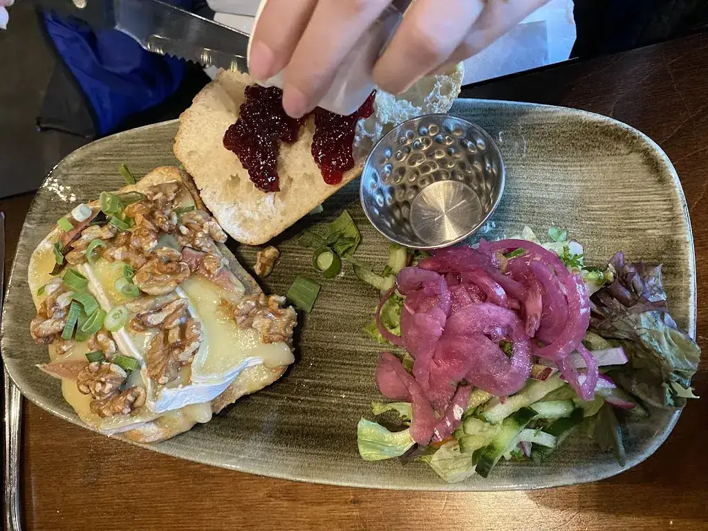 Diederik_Majorca Bar_Dungen_review