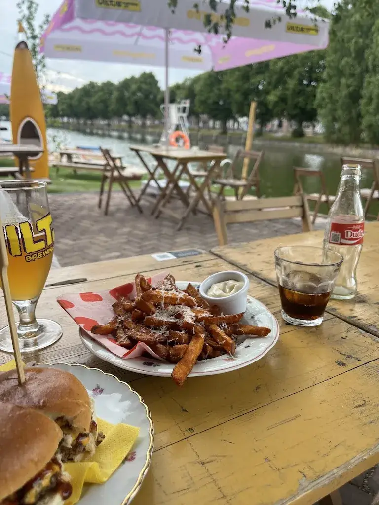 Overboord Terras & Restaurant restaurant in 's-Hertogenbosch