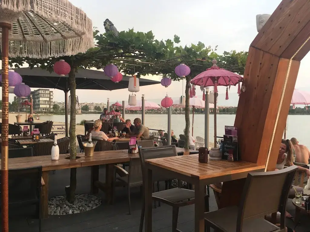 Het Strandhuys restaurant in Zoom