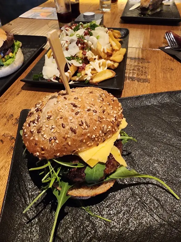 Mike M_Bistroclub de Stadsburger_Zoom_review