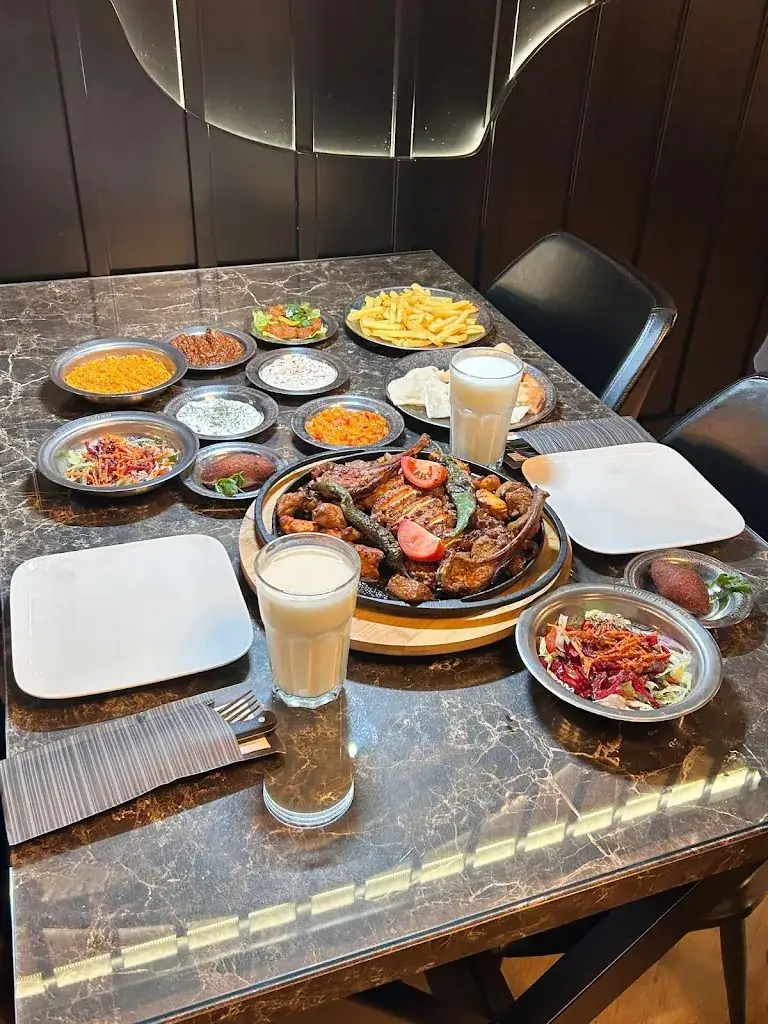 buğra karaçorlu_Gaziantep Sofrasi_Zoom_review