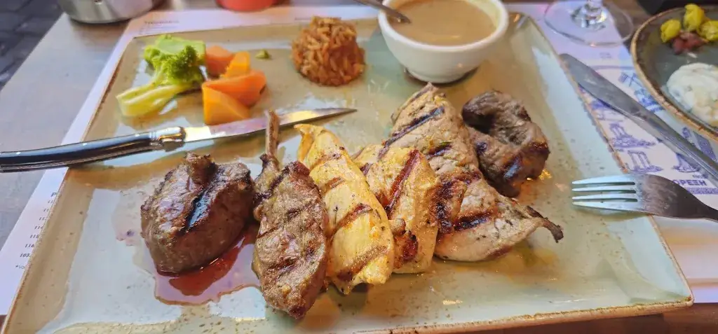 Delphi Grieks Specialiteitenrestaurant_Zoom_slider_image_3