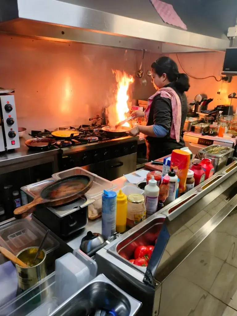 Handi Indian Restaurant_Zoom_slider_image_1