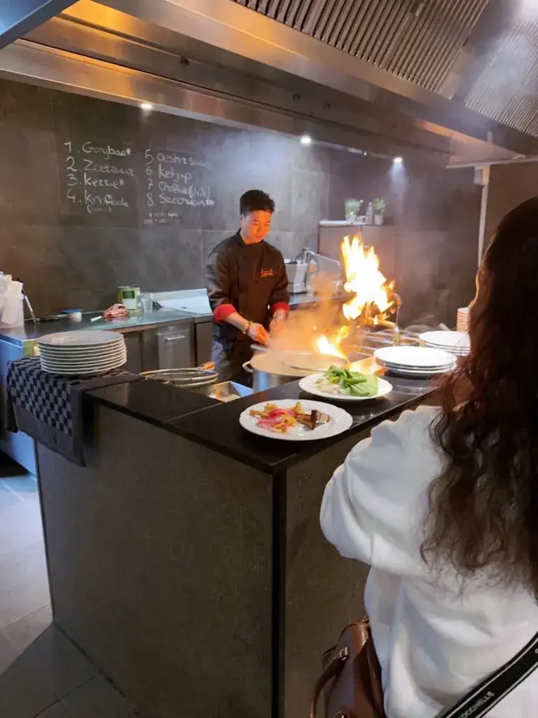 Nina Jia_Lundi_Eindhoven_review