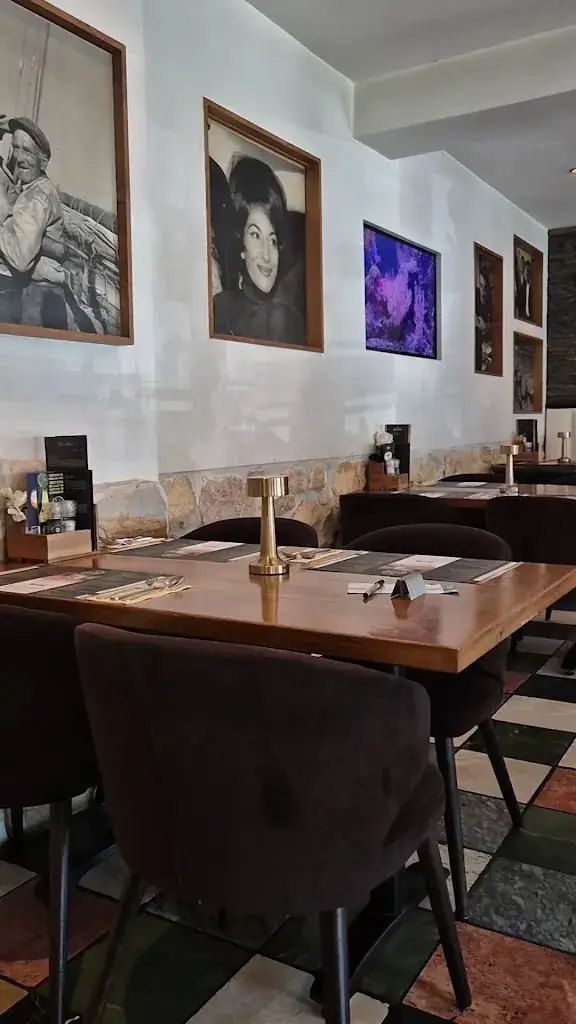 Sirtaki_Uden_slider_image_2