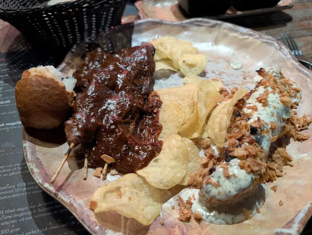 Jennifer Menges_Marc's Bar 'BQ'_Uden_review